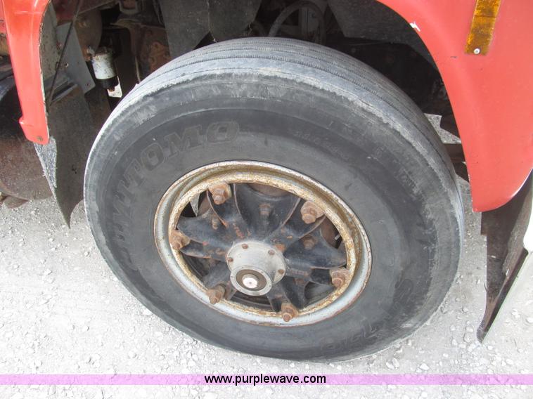 image for item I8996 1987 Ford LN8000 dump truck