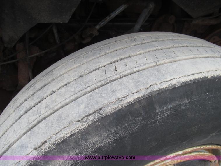 image for item I8996 1987 Ford LN8000 dump truck