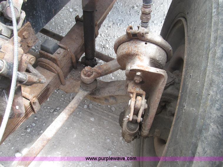 image for item I8996 1987 Ford LN8000 dump truck