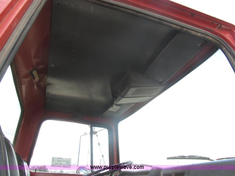 image for item I8996 1987 Ford LN8000 dump truck