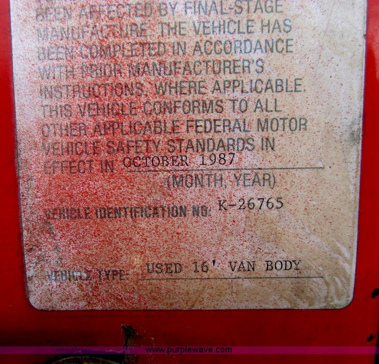 image for item I8996 1987 Ford LN8000 dump truck