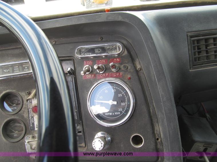 image for item I8996 1987 Ford LN8000 dump truck