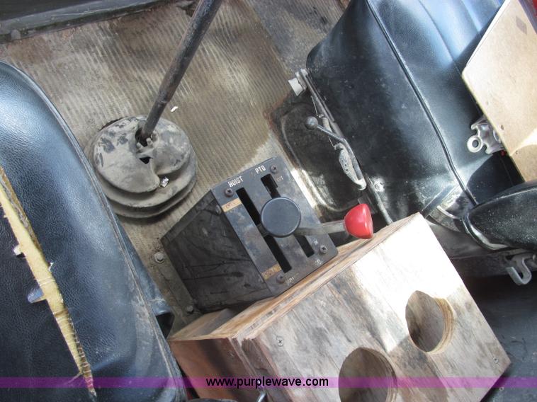 image for item I8996 1987 Ford LN8000 dump truck