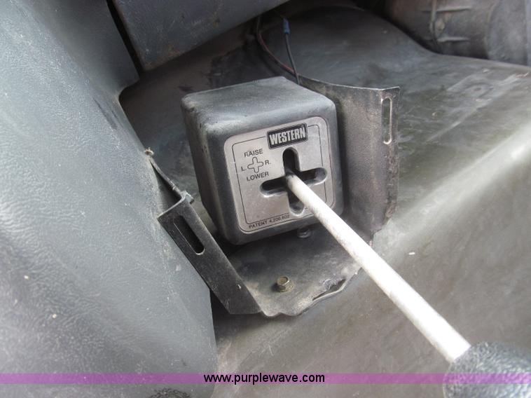 image for item I8996 1987 Ford LN8000 dump truck