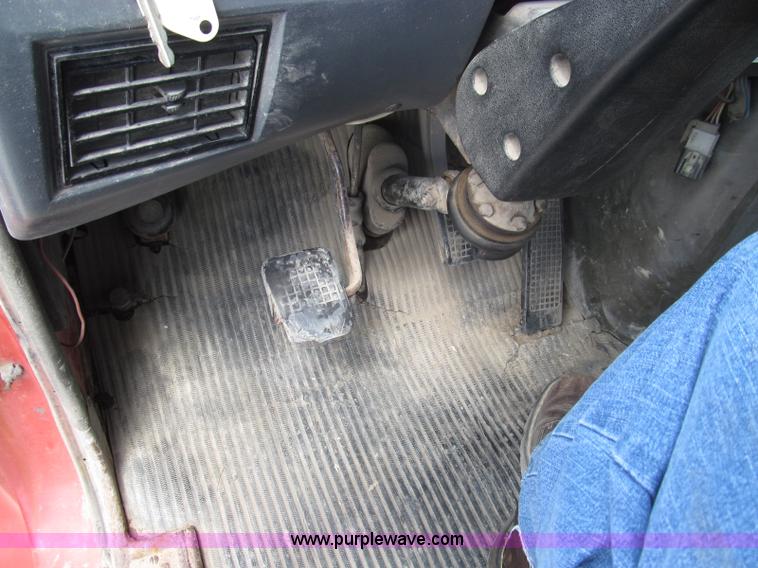 image for item I8996 1987 Ford LN8000 dump truck