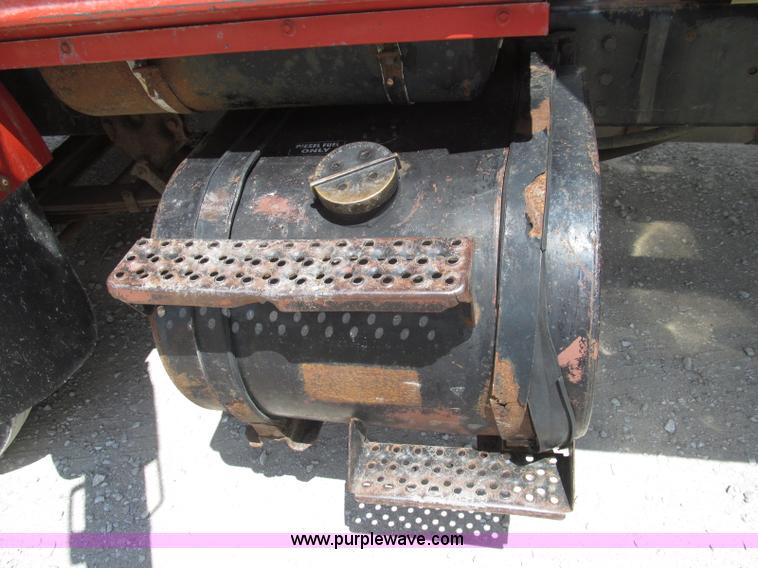 image for item I8996 1987 Ford LN8000 dump truck