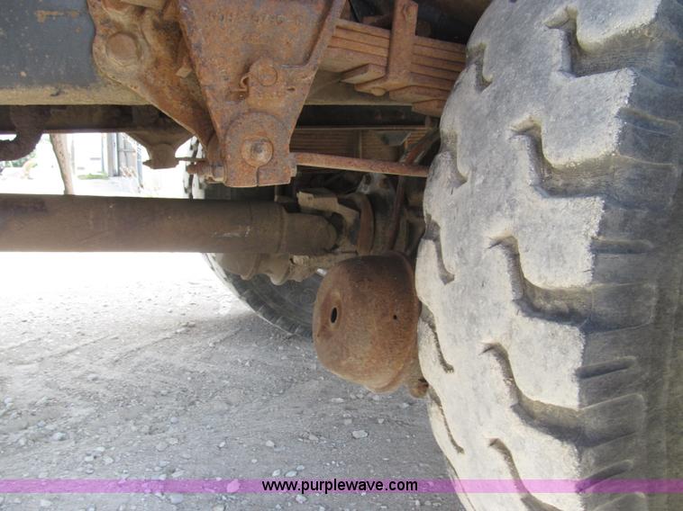 image for item I8996 1987 Ford LN8000 dump truck