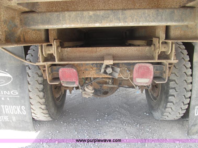 image for item I8996 1987 Ford LN8000 dump truck