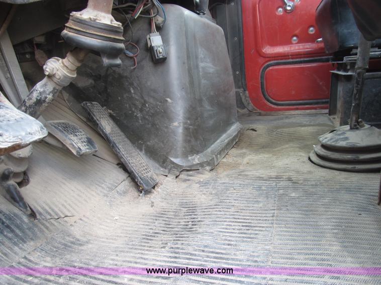 image for item I8996 1987 Ford LN8000 dump truck