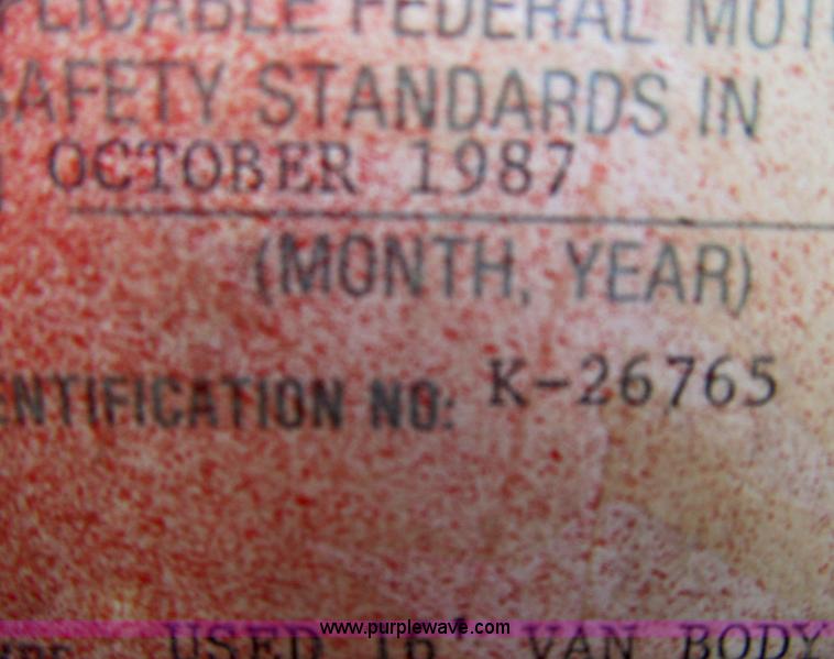 image for item I8996 1987 Ford LN8000 dump truck