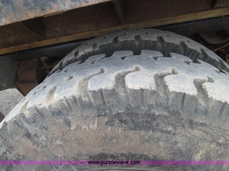 image for item I8996 1987 Ford LN8000 dump truck