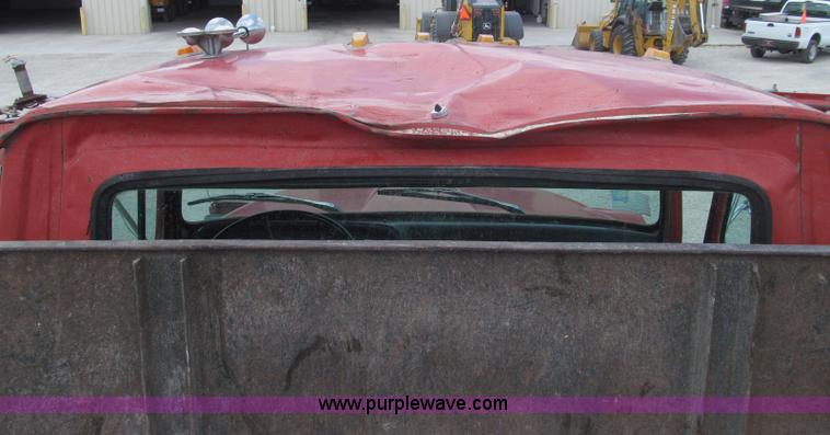 image for item I8996 1987 Ford LN8000 dump truck