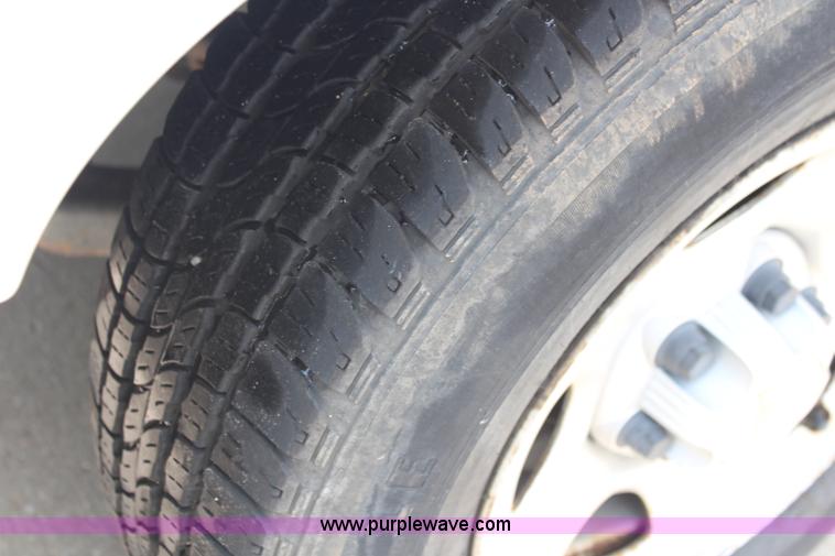 image for item J1009 2004 Chevrolet Silverado 1500 pickup truck