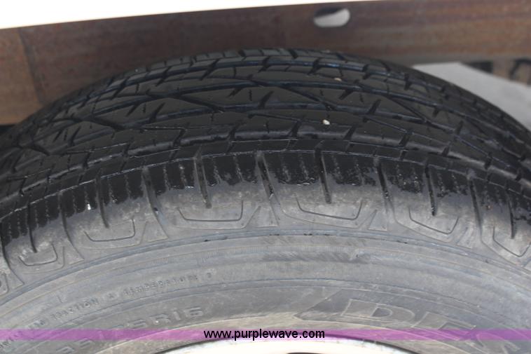 image for item J1009 2004 Chevrolet Silverado 1500 pickup truck