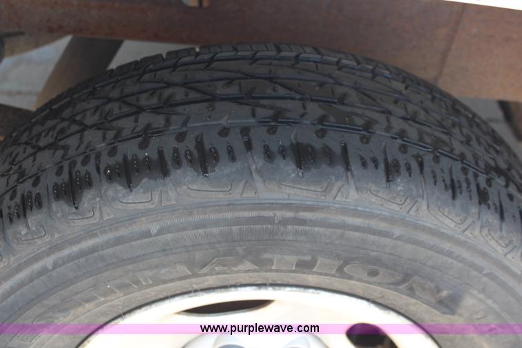 image for item J1009 2004 Chevrolet Silverado 1500 pickup truck