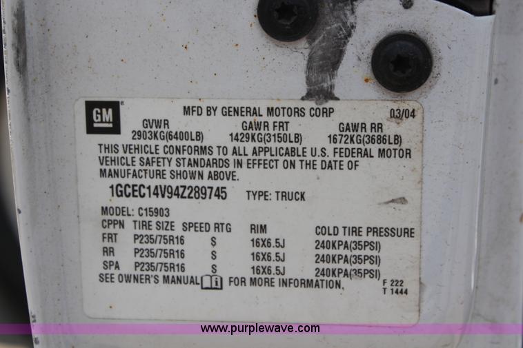 image for item J1009 2004 Chevrolet Silverado 1500 pickup truck