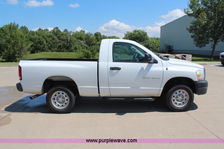 image for item J1010 2006 Dodge Ram 1500 pickup truck