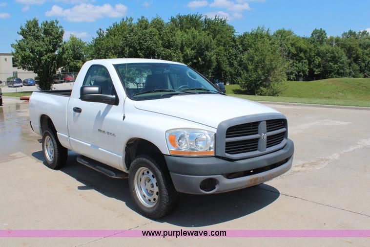 image for item J1010 2006 Dodge Ram 1500 pickup truck
