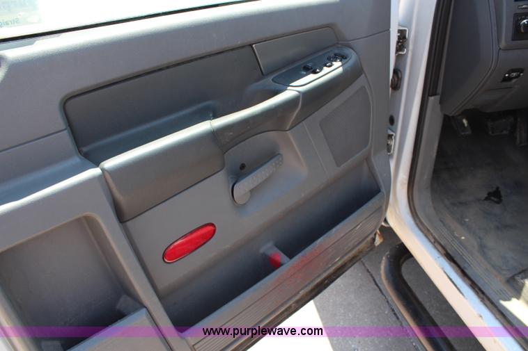 image for item J1010 2006 Dodge Ram 1500 pickup truck
