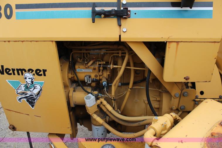 image for item J1030 1995 Vermeer 1230 wood chipper