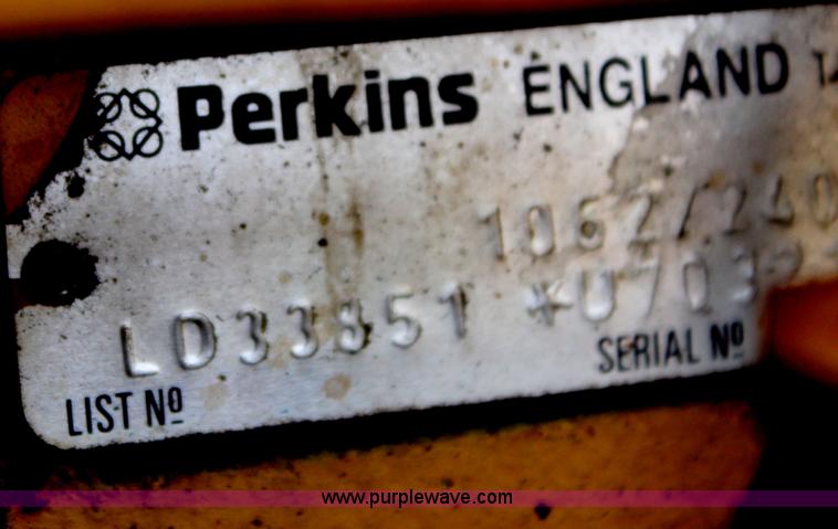 image for item J1030 1995 Vermeer 1230 wood chipper