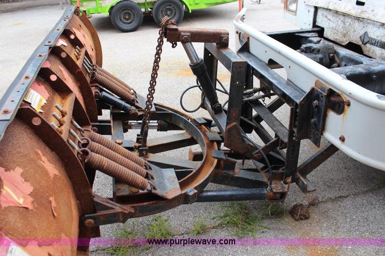 image for item J1031 2000 International 4900 dump truck