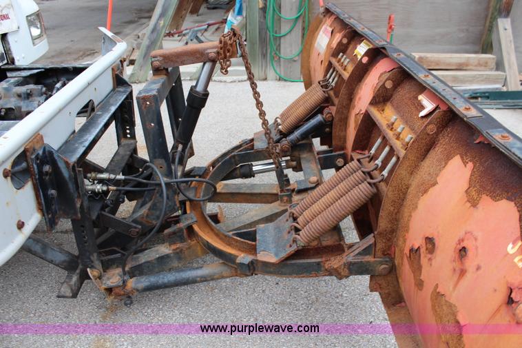 image for item J1031 2000 International 4900 dump truck