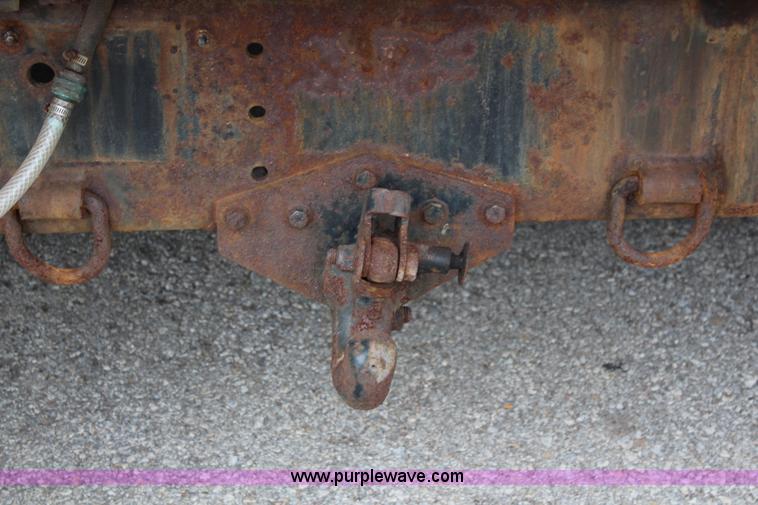 image for item J1031 2000 International 4900 dump truck