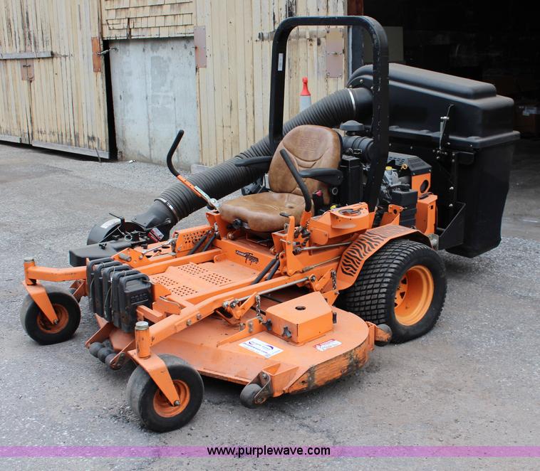 image for item J1032 2008 Scag Turf Tiger ZTR lawn mower