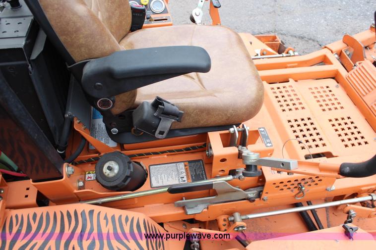 image for item J1032 2008 Scag Turf Tiger ZTR lawn mower
