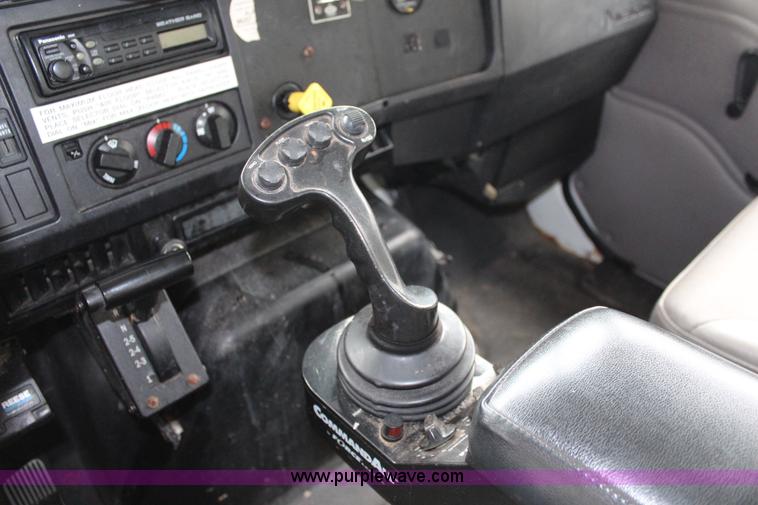 image for item J1033 2001 International 4900 dump truck