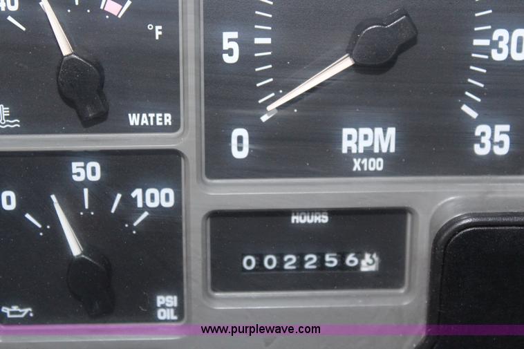 image for item J1033 2001 International 4900 dump truck