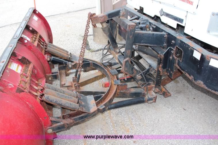 image for item J1033 2001 International 4900 dump truck