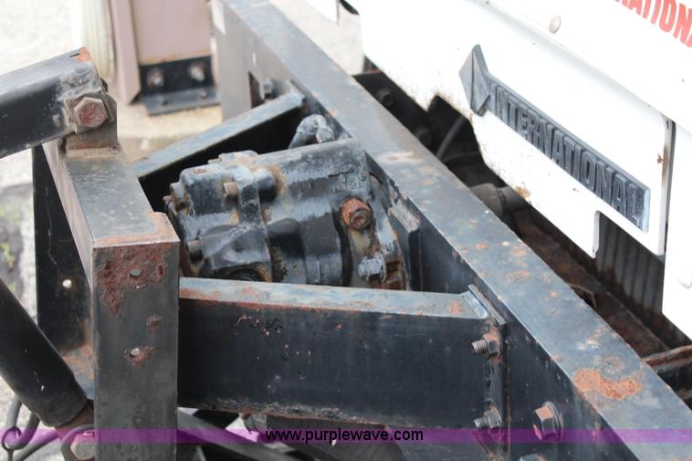 image for item J1033 2001 International 4900 dump truck