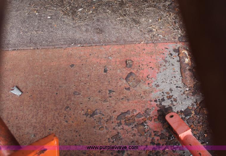 image for item J1033 2001 International 4900 dump truck