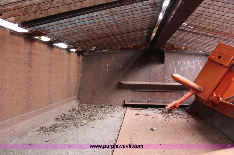 image for item J1033 2001 International 4900 dump truck