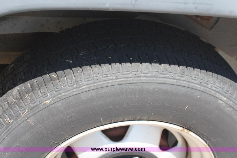 image for item J1039 2000 Jeep Cherokee SE SUV