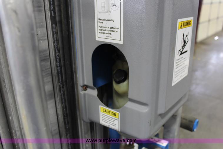 image for item J1045 2008 Genie AWP40S man lift