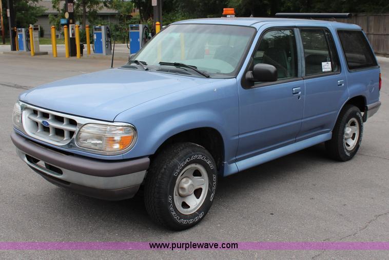 image for item J1130 1997 Ford Explorer XL SUV