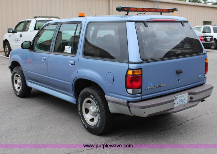 image for item J1130 1997 Ford Explorer XL SUV