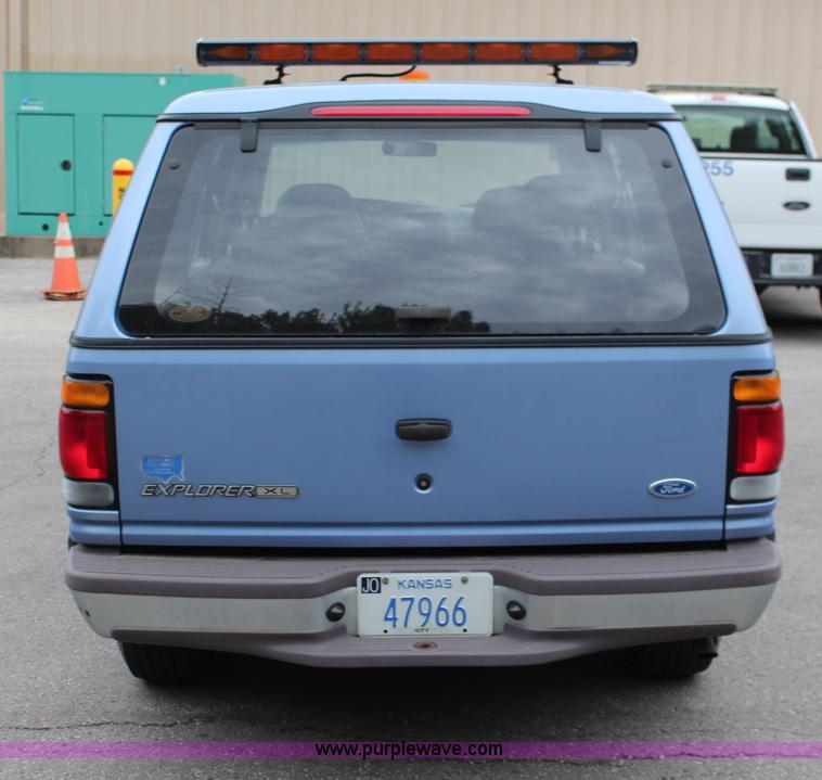 image for item J1130 1997 Ford Explorer XL SUV