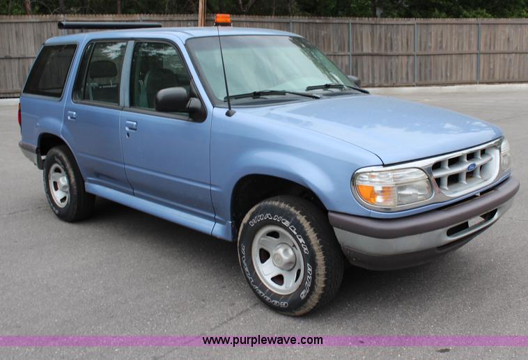 image for item J1130 1997 Ford Explorer XL SUV