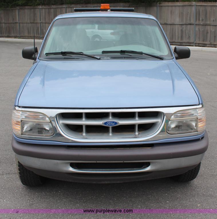 image for item J1130 1997 Ford Explorer XL SUV