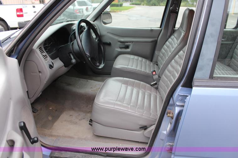 image for item J1130 1997 Ford Explorer XL SUV
