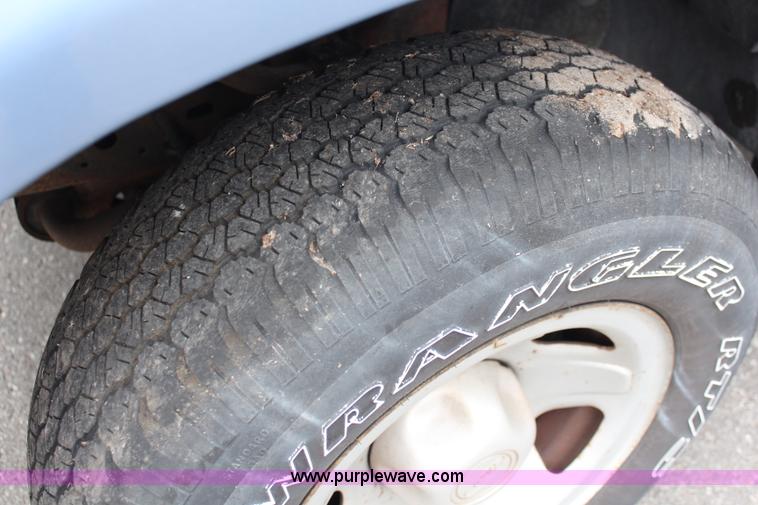 image for item J1130 1997 Ford Explorer XL SUV