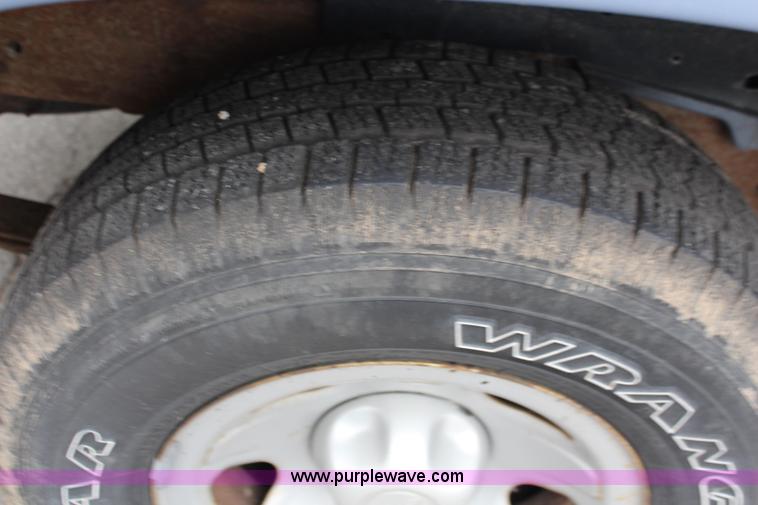 image for item J1130 1997 Ford Explorer XL SUV