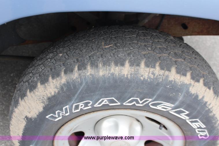 image for item J1130 1997 Ford Explorer XL SUV