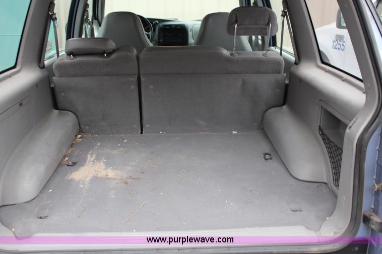 image for item J1130 1997 Ford Explorer XL SUV