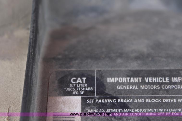 image for item J2161 1988 Chevrolet Cheyenne 3500 flatbed truck