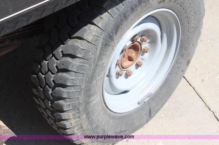 image for item J2161 1988 Chevrolet Cheyenne 3500 flatbed truck